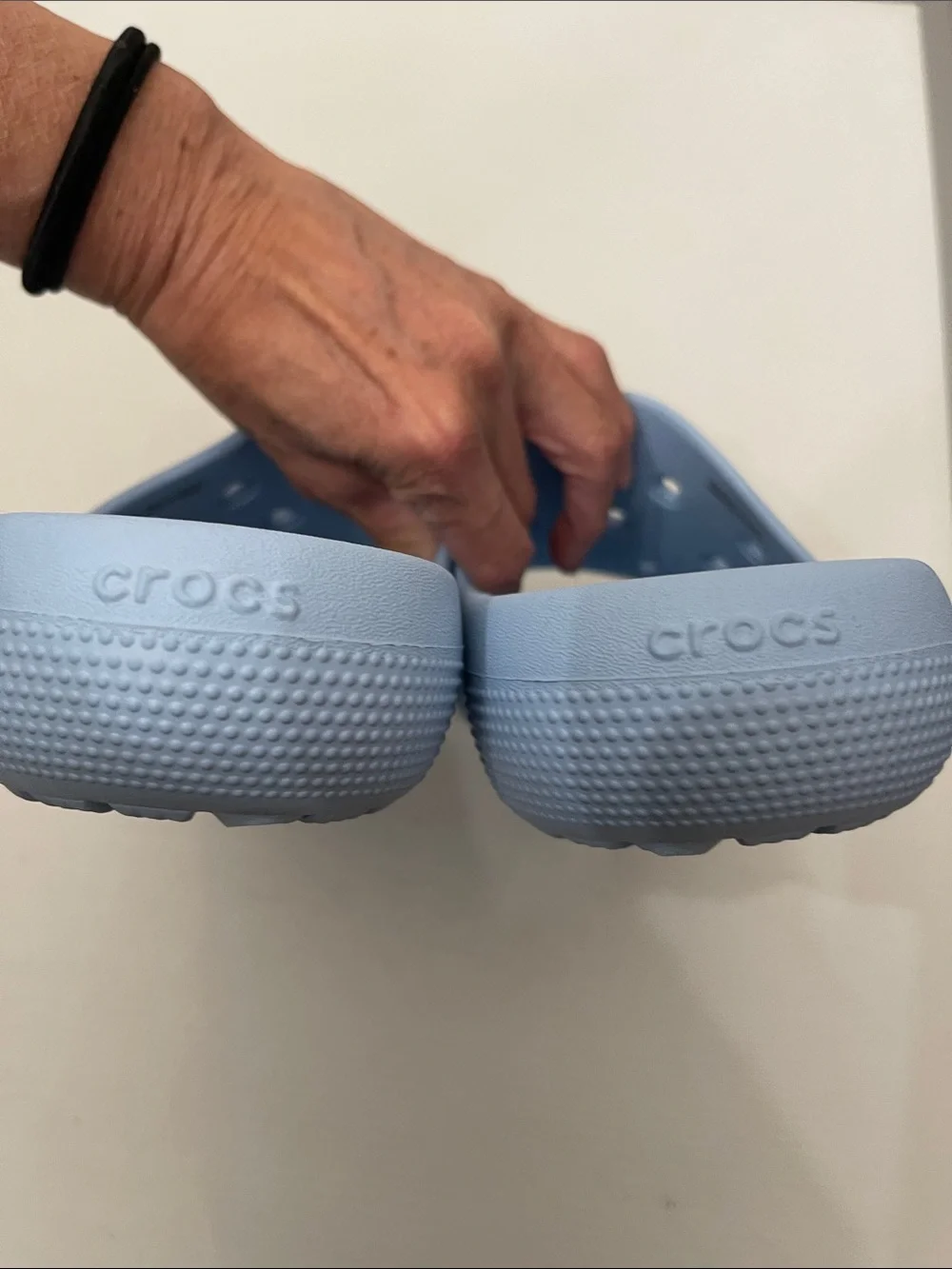 CROCS CLASSIC SLIDE SANDAL MENS SIZE 10 WOMENS SIZE 12